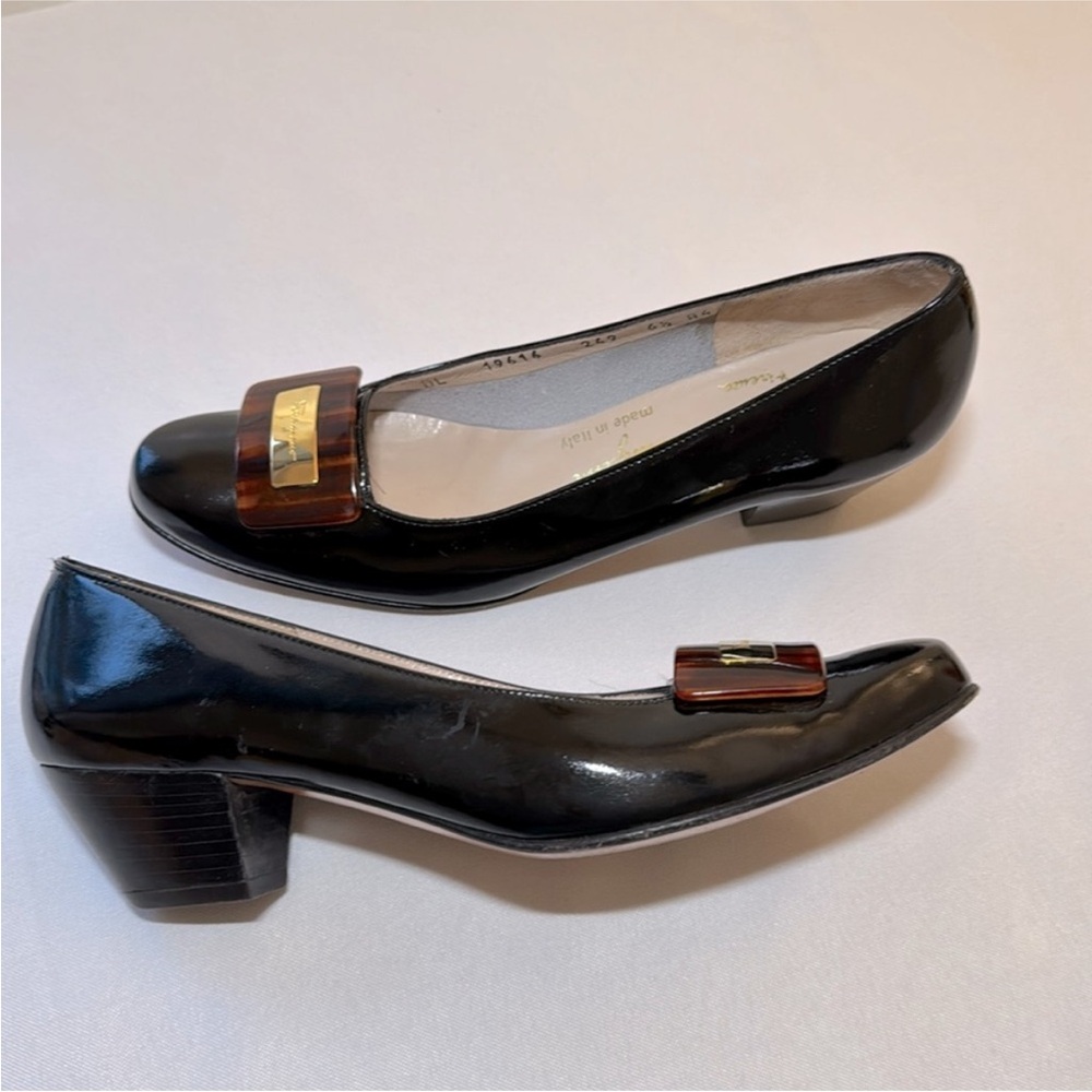 Salvatore Ferragamo Fireuze Pumps Black Leather Tortoise Vara Heel 6.5